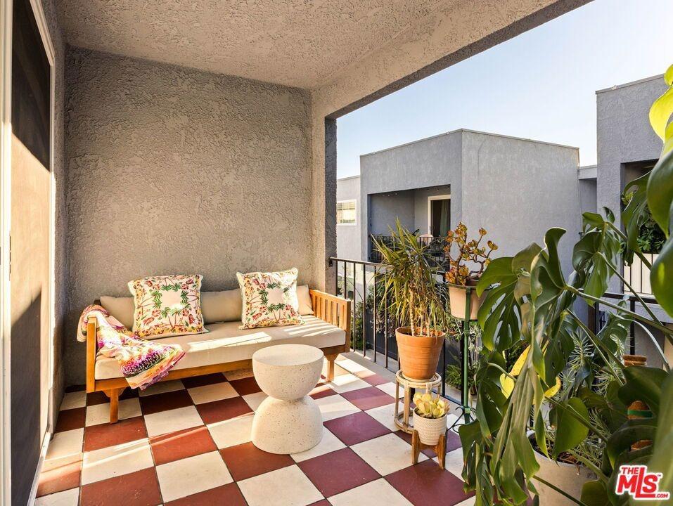 Division St, Los Angeles, CA 90065