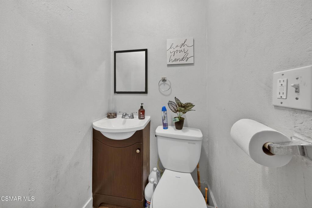W 54th St, Los Angeles, CA 90037