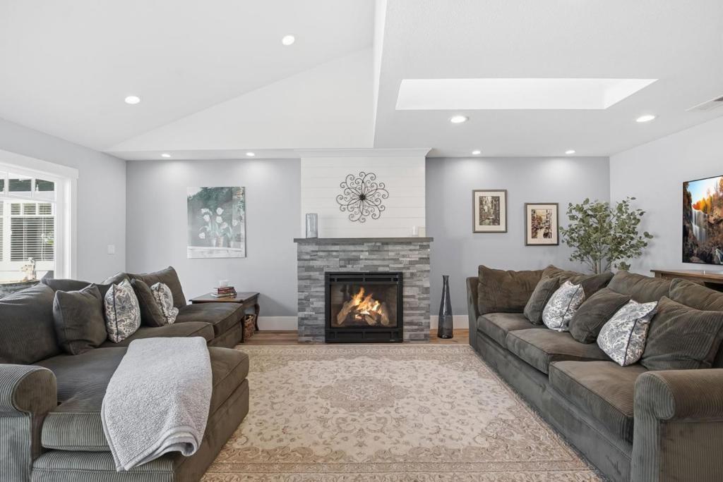 Nelson Way, San Jose, CA 95124