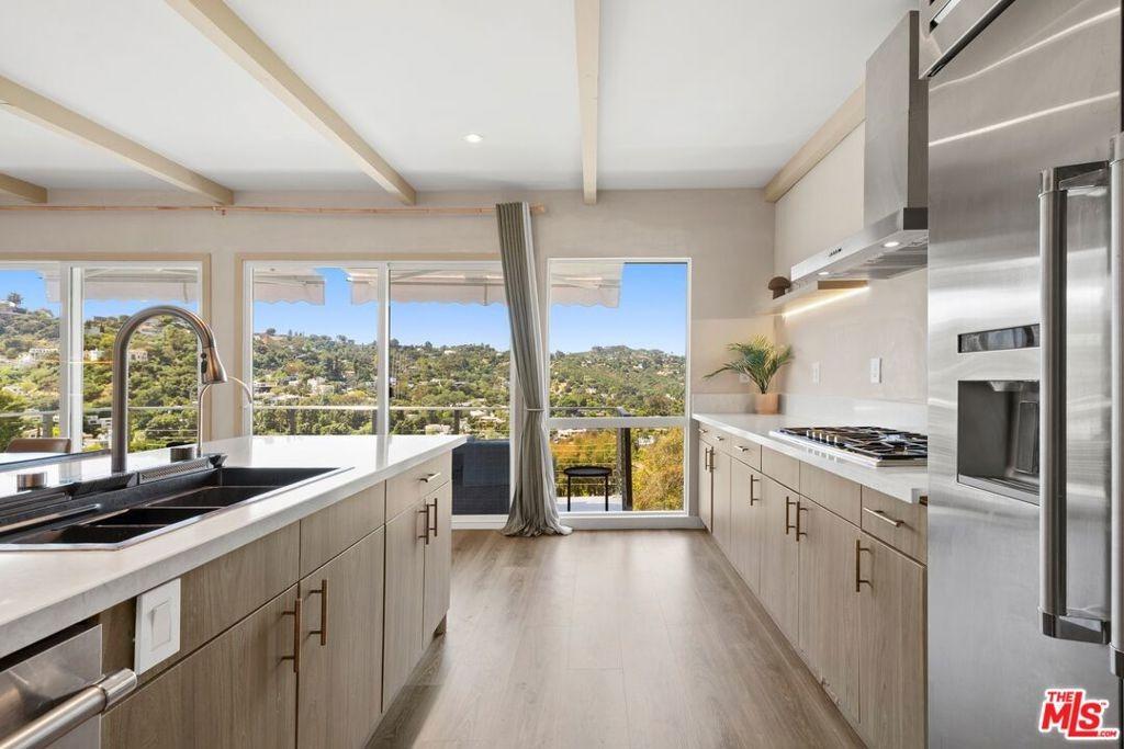 Tareco Dr, Los Angeles, CA 90068