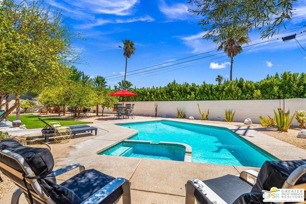 N San Gorgonio Rd, Palm Springs, CA 92262