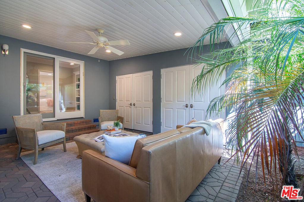 S Canfield Ave, Los Angeles, CA 90035