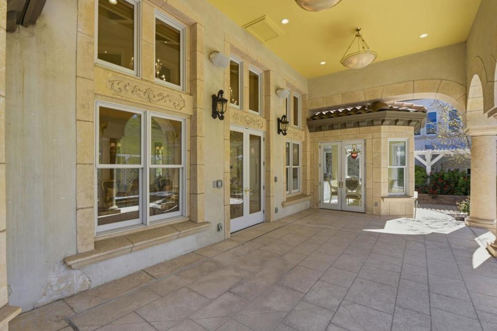 Country Club Pkwy, San Jose, CA 95138