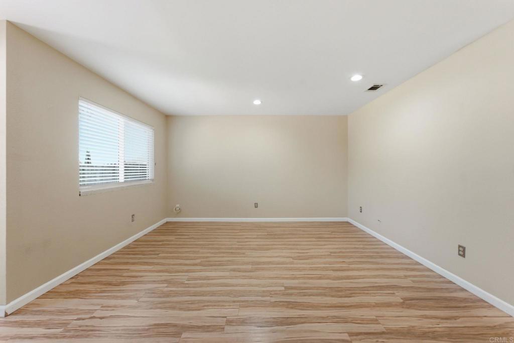 Esperanza Way, Escondido, CA 92027