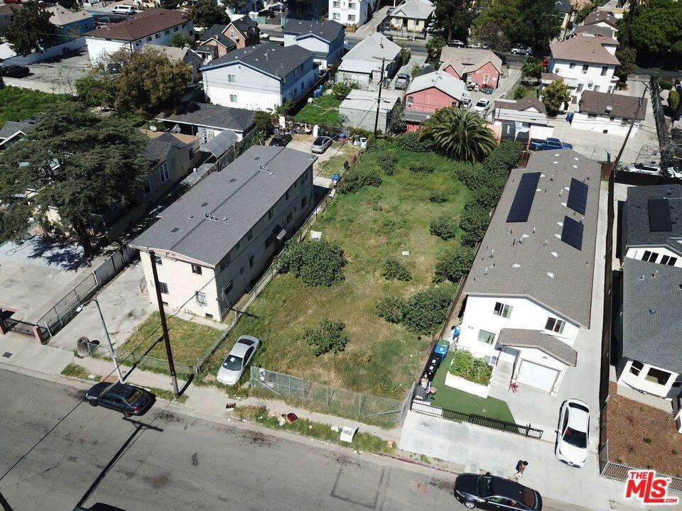 E 41st Pl, Los Angeles, CA 90011