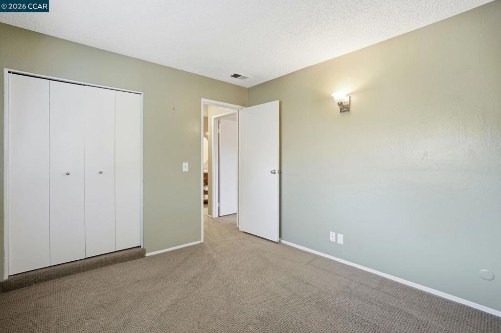 Mohr Ln, Concord, CA 94518
