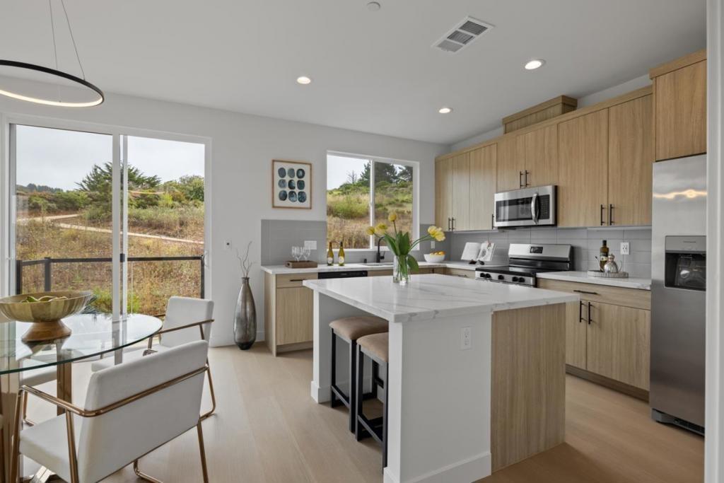 Fassler Ave, Pacifica, CA 94044