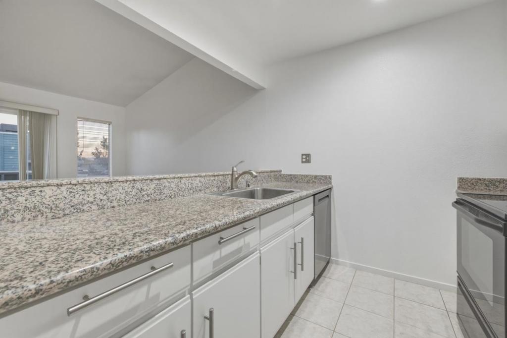 Four Oaks Cir, San Jose, CA 95131