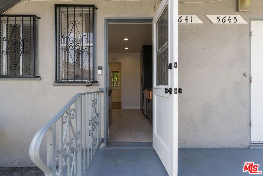 Clemson St, Los Angeles, CA 90016