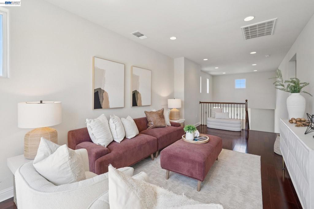 Benmore Dr, Hayward, CA 94542
