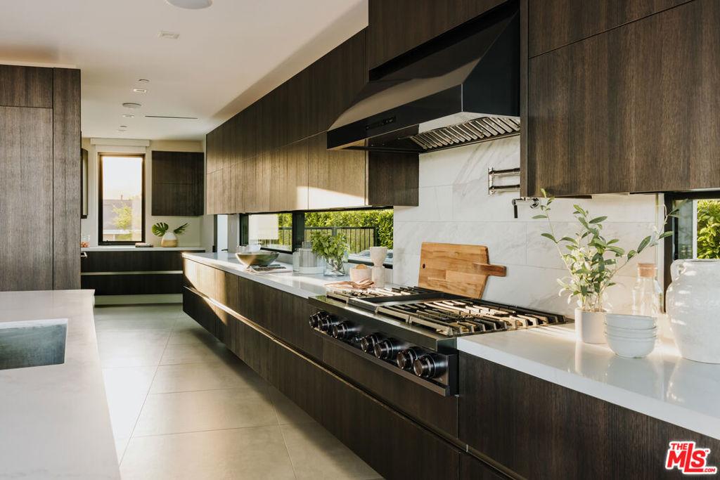 Westridge Rd, Los Angeles, CA 90049