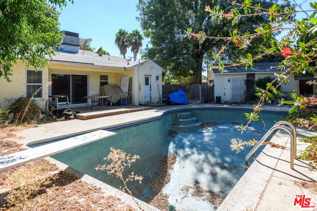 Hamlin St, Van Nuys, CA 91406