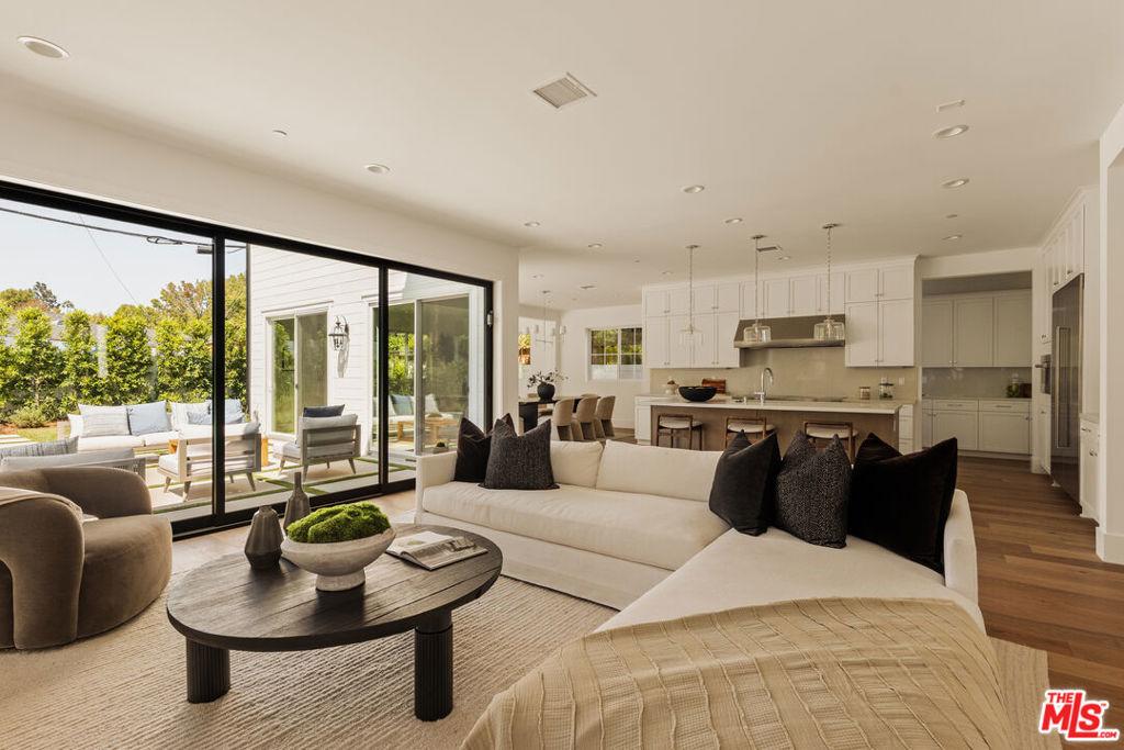 Cattaraugus Ave, Los Angeles, CA 90034