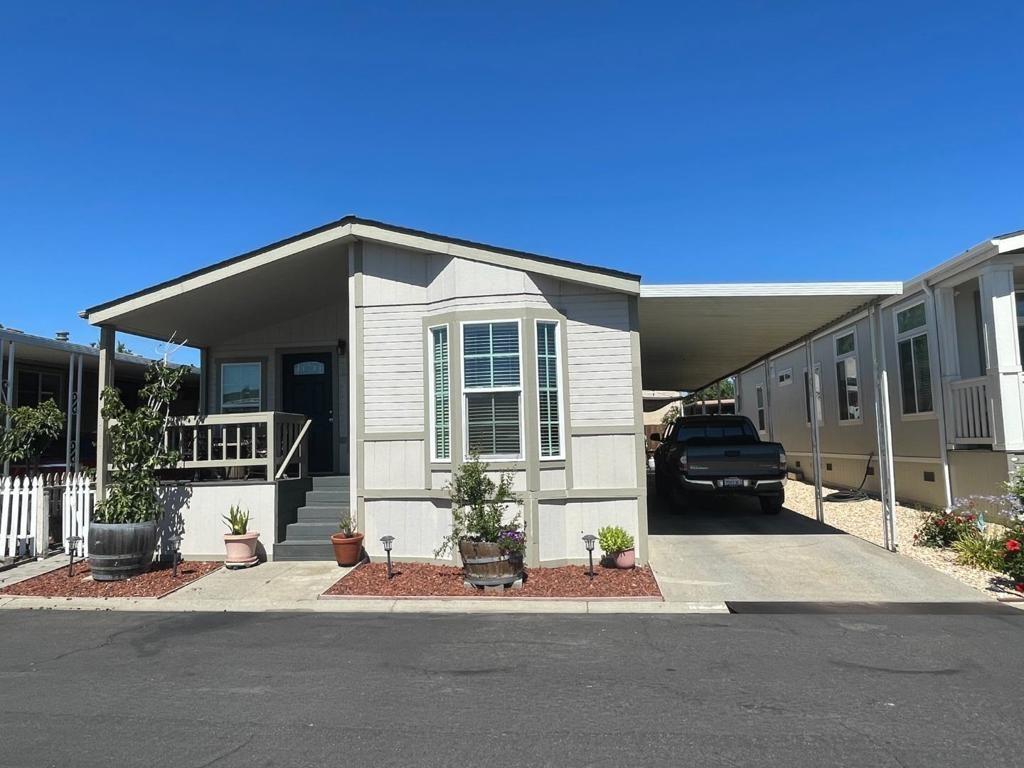 W 10th St, Gilroy, CA 95020