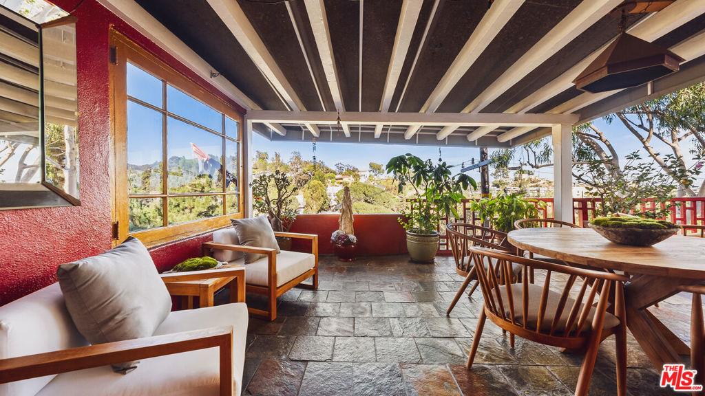 Belden Dr, Los Angeles, CA 90068