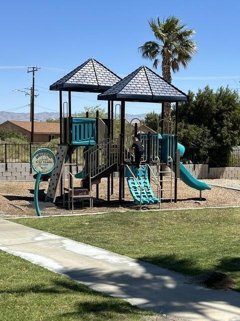 Sterling Ave, Palm Springs, CA 92262