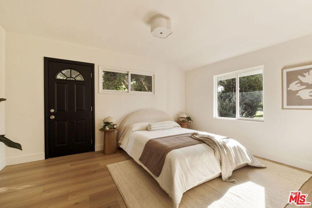 Lasaine Ave, Northridge, CA 91325