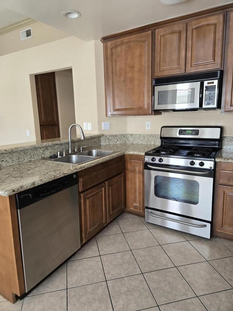 Sandy Gale Ln, Palm Desert, CA 92211