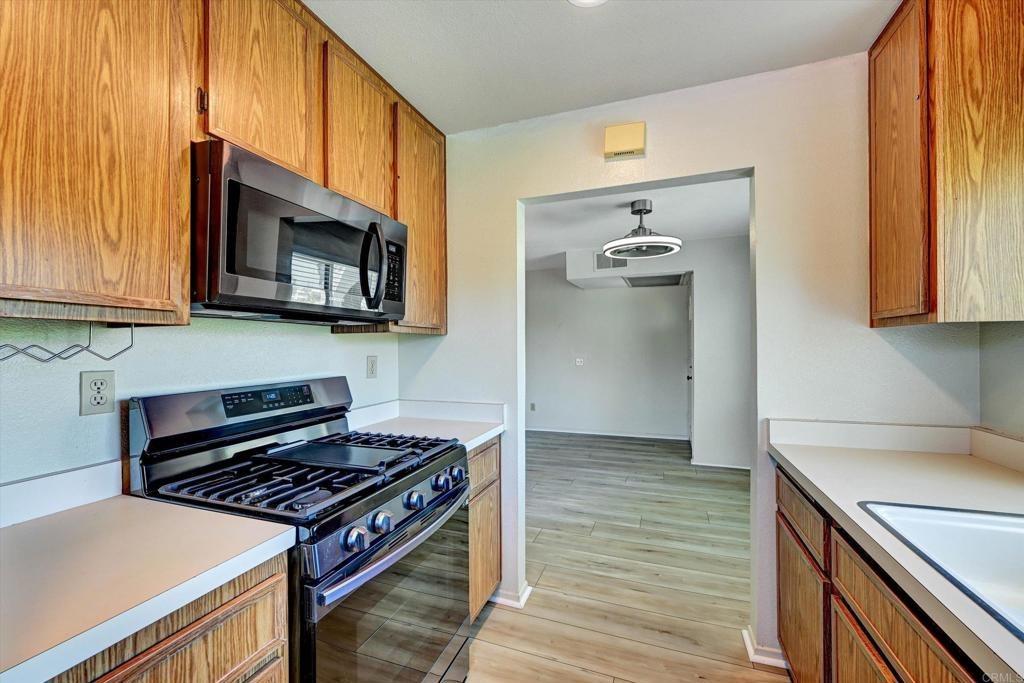 Wimberly Sq, San Diego, CA 92128