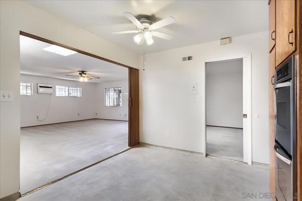 Mount Aachen Ave, San Diego, CA 92111