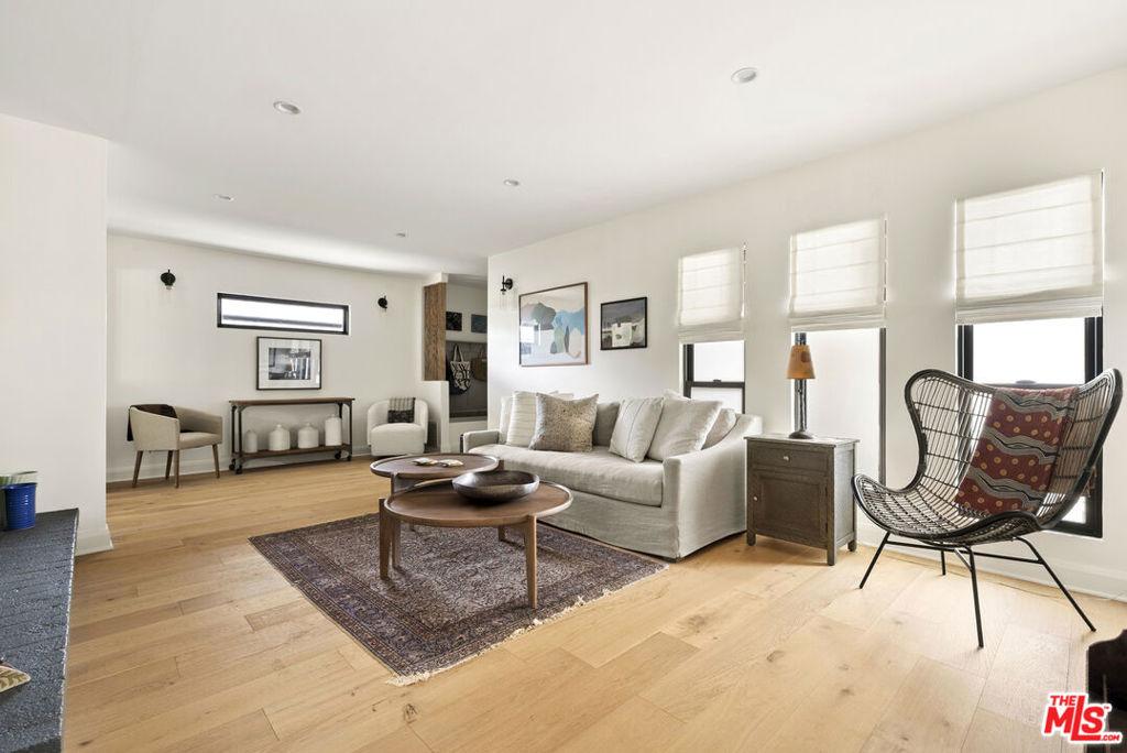 Camino Flores, Thousand Oaks, CA 91360