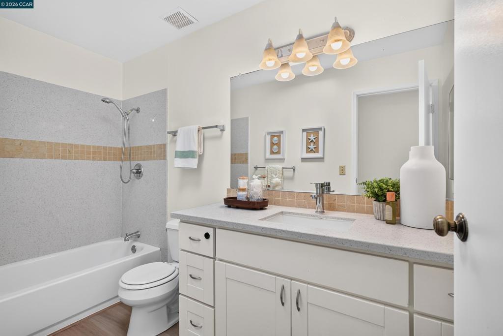 Dalessi Dr, Pinole, CA 94564