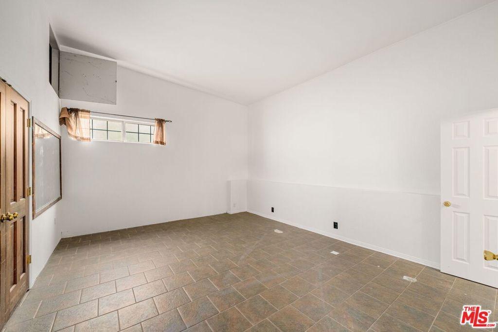 Cleon Ave, North Hollywood, CA 91606