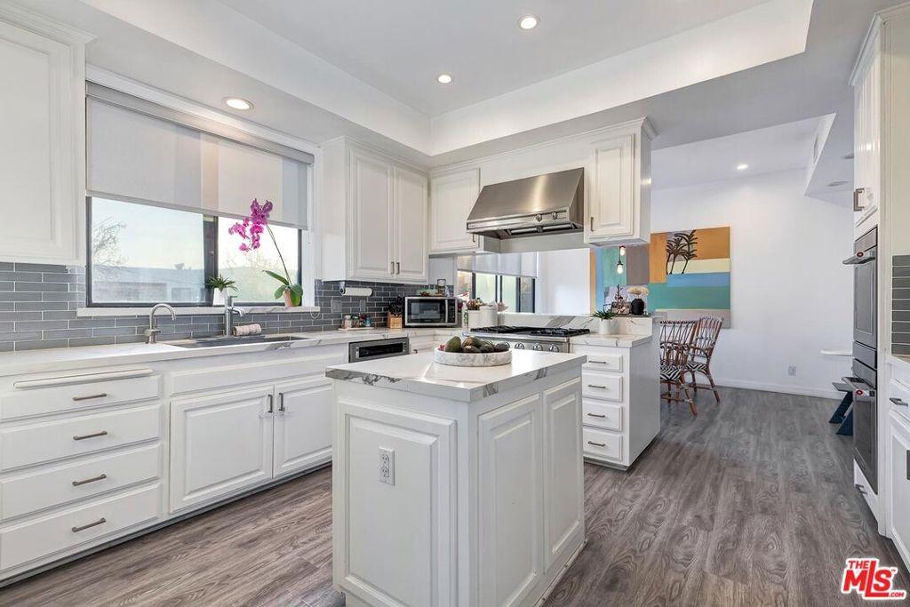 N Palm Dr, Beverly Hills, CA 90210