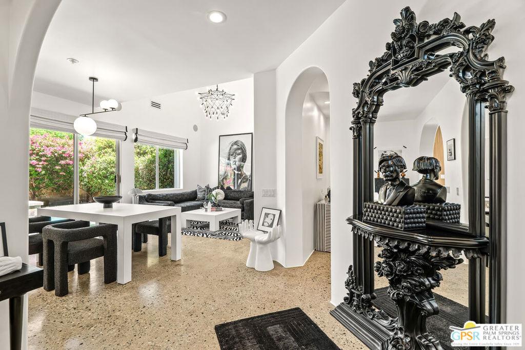 Ameno Dr W, Palm Springs, CA 92262