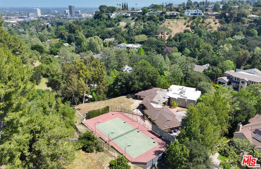 High Valley Pl, Encino, CA 91436