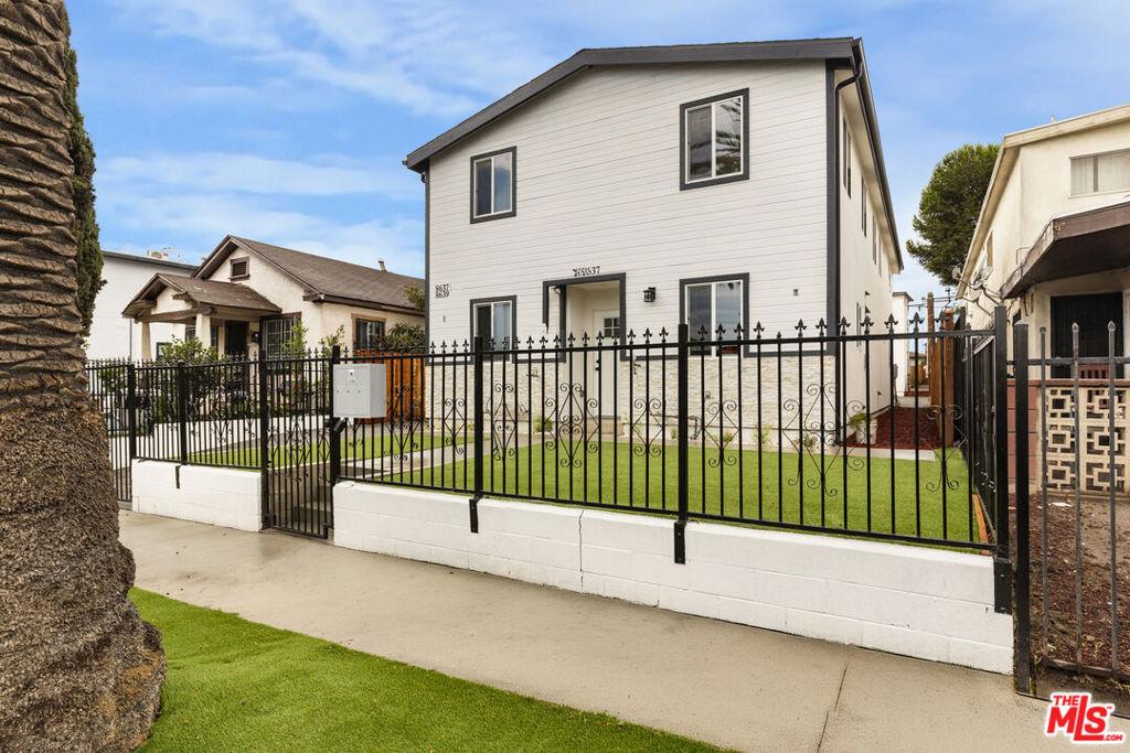 Orchard Ave, Los Angeles, CA 90044