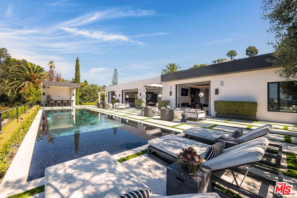 Evelyn Pl, Beverly Hills, CA 90210