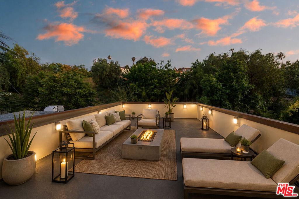 Avenue San Luis, Woodland Hills, CA 91364