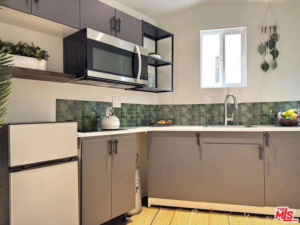 N Curson Ave, Los Angeles, CA 90036