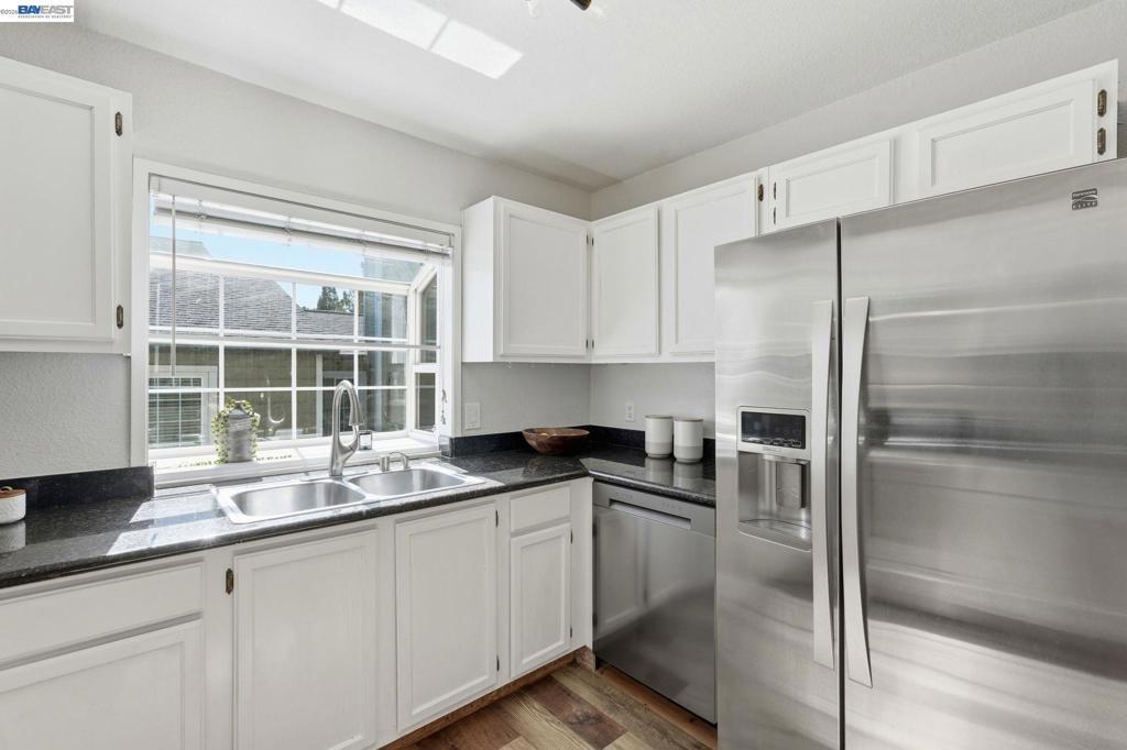 Canyon Oaks Dr, Oakland, CA 94605