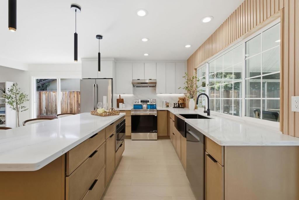 Avenida De Lago, Santa Clara, CA 95054