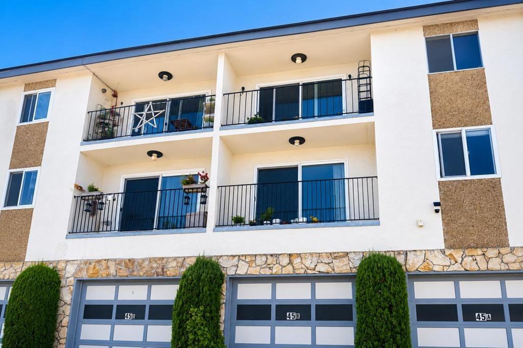 Joy Ave, Brisbane, CA 94005