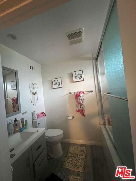 Rinaldi St, Granada Hills, CA 91344