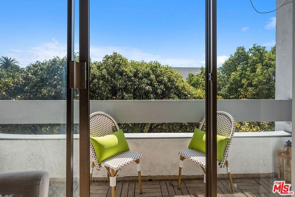 11th St, Santa Monica, CA 90401