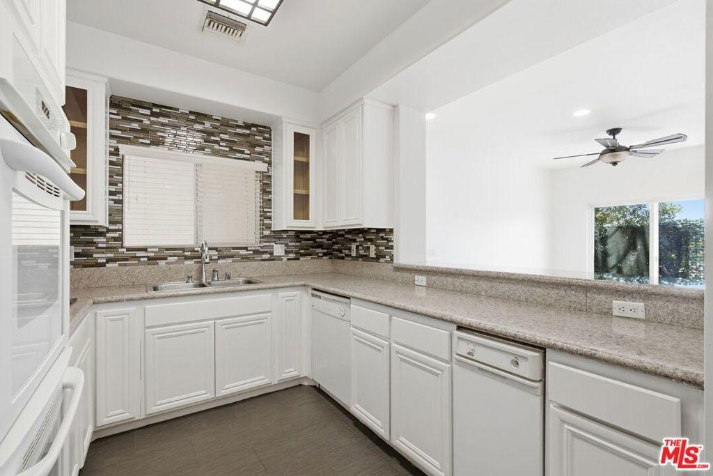 Vanowen St, Winnetka, CA 91306