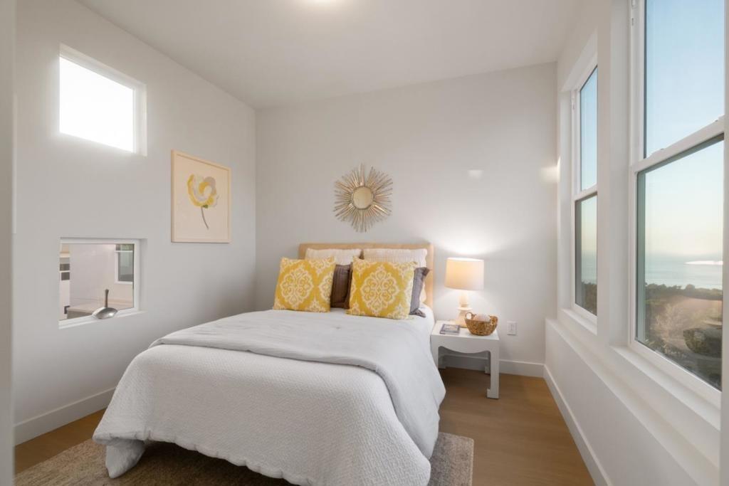 Fassler Ave, Pacifica, CA 94044