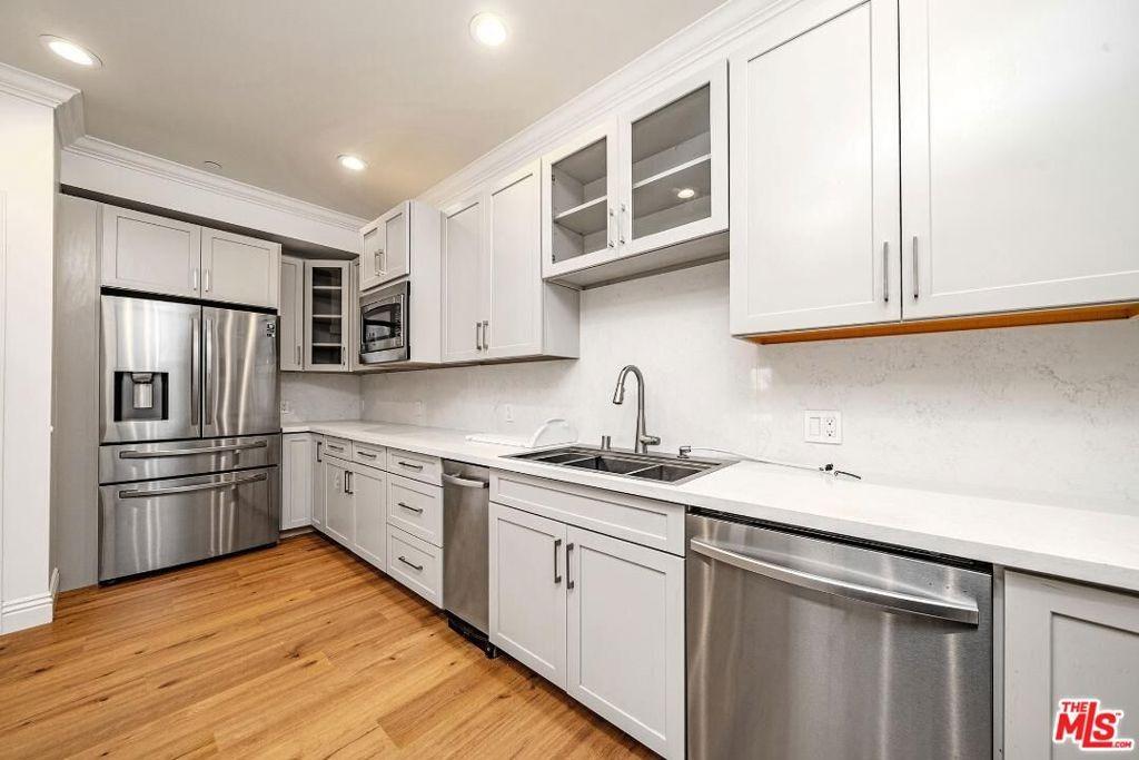 S Serrano Ave, Los Angeles, CA 90006