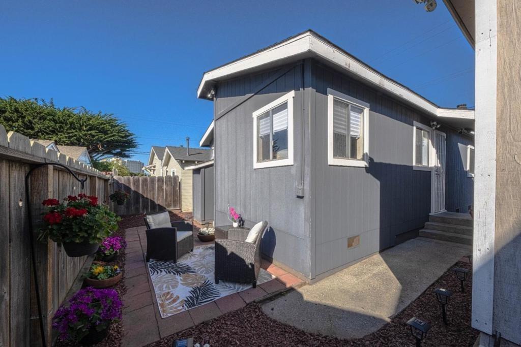Amador Ave, Seaside, CA 93955