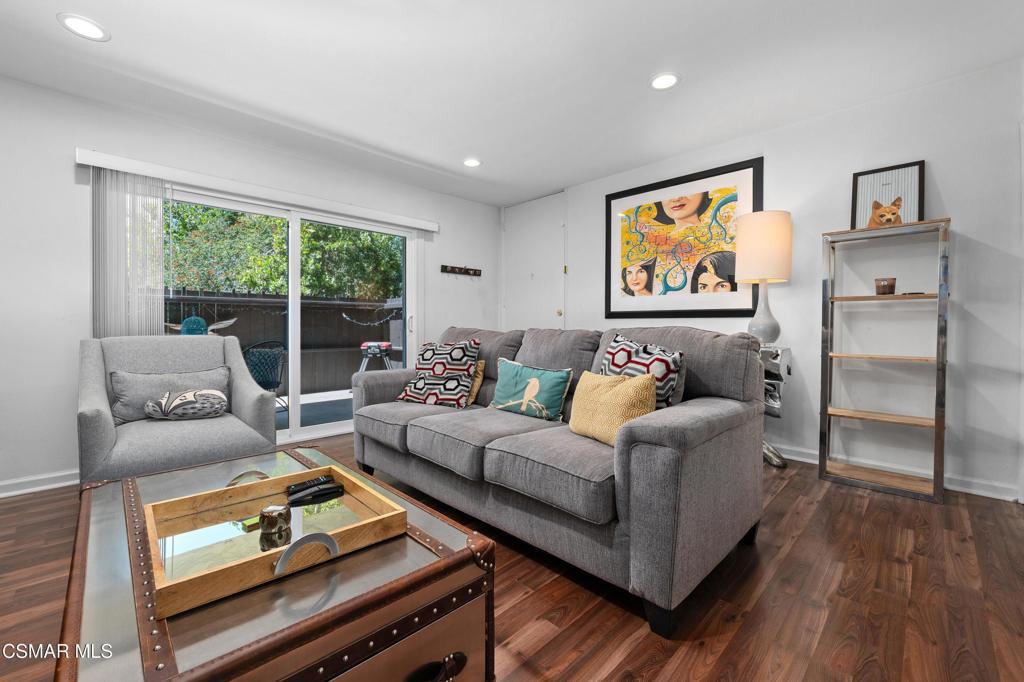 Lindero Canyon Rd, Westlake Village, CA 91361
