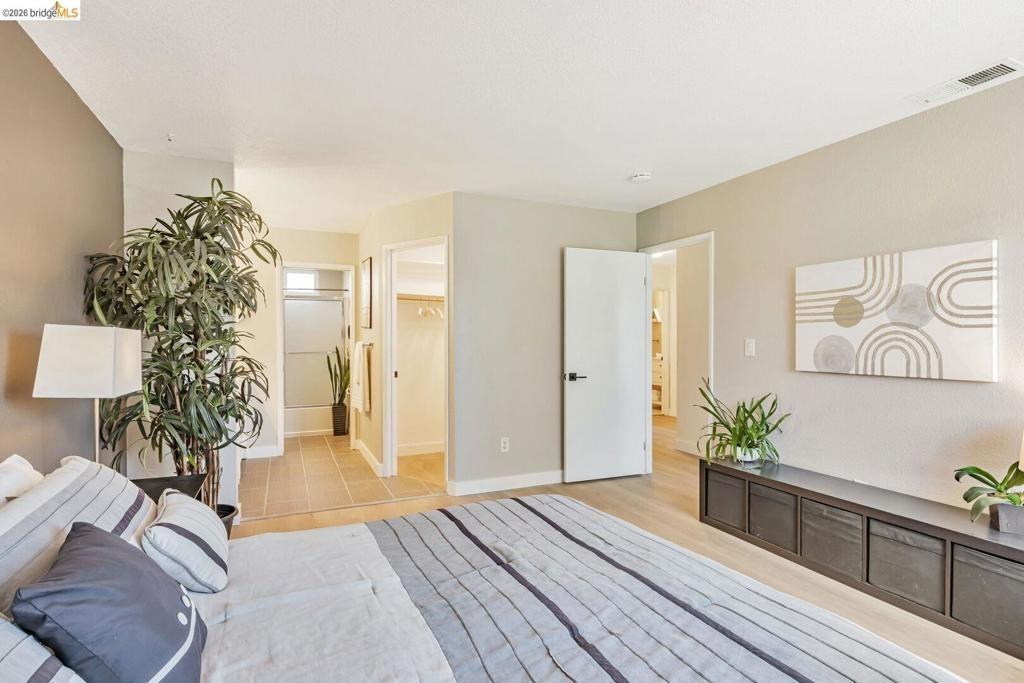 Town Square Pl, Oakland, CA 94603