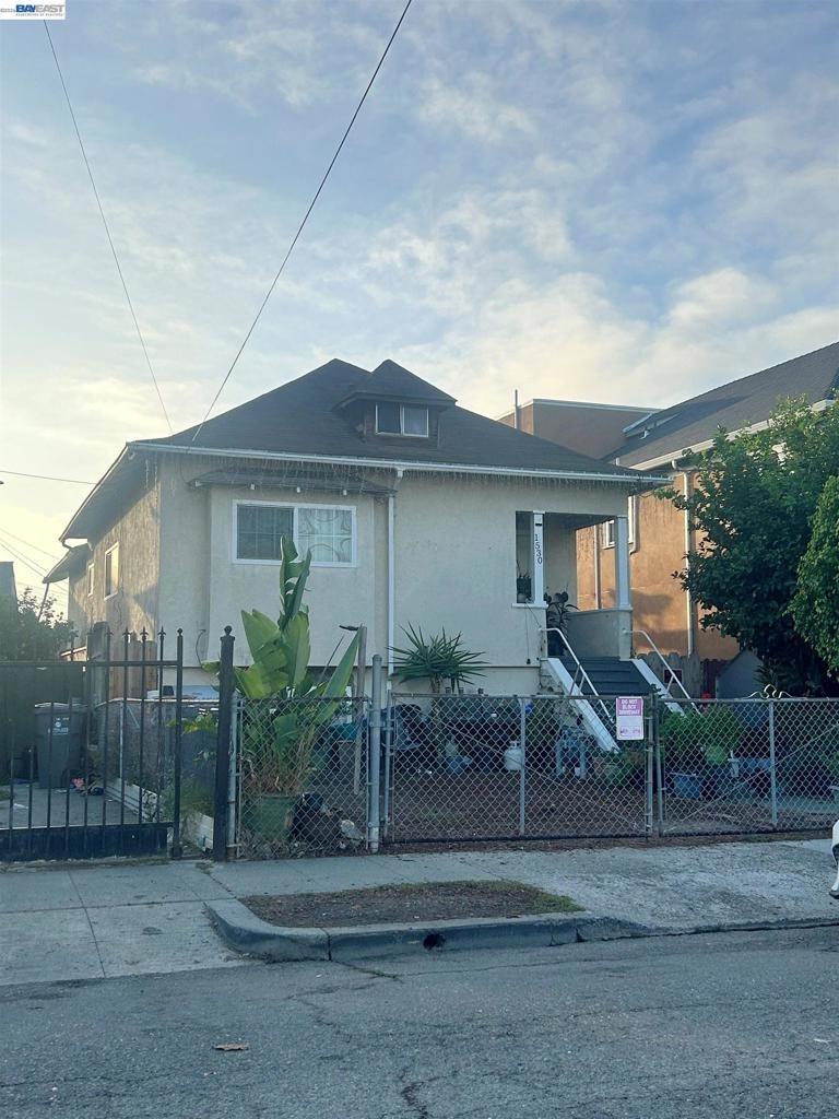40th Ave, Oakland, CA 94601