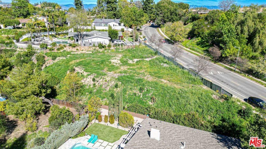 Wells Dr, Woodland Hills, CA 91364