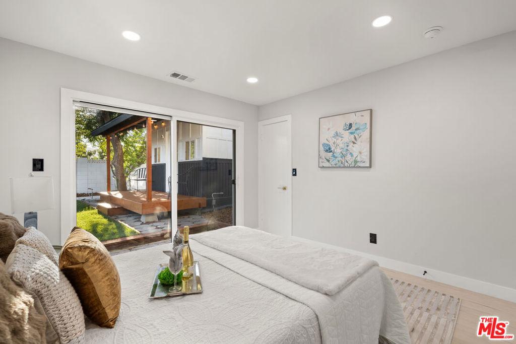 Jordan Ave, Chatsworth, CA 91311