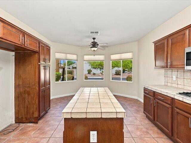 Yellen Dr, Palm Desert, CA 92211