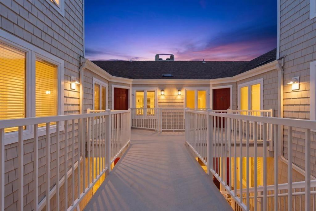Mountain View Dr, Daly City, CA 94014